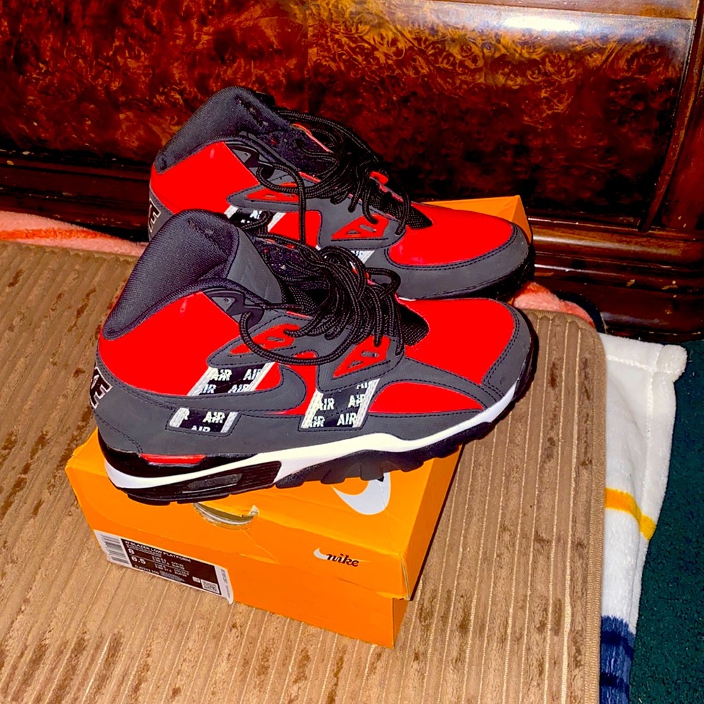 Sneakers